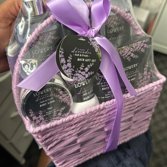 NWT Lovery Bath Gift Basket